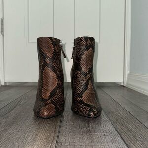 Scoop NYC ! Sarah high heeled Ankle Bootie|